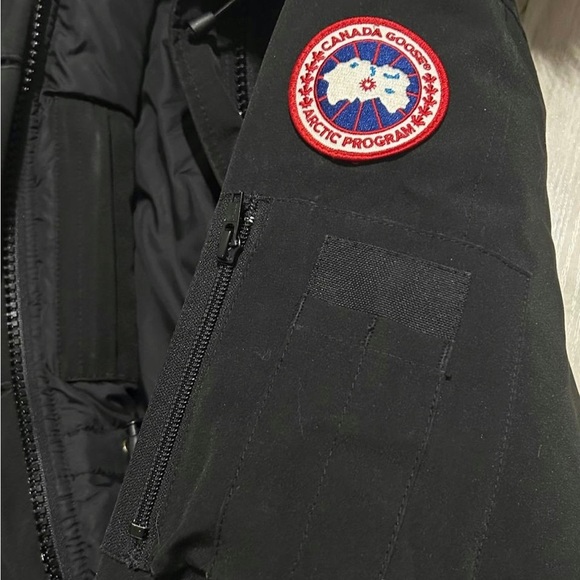 Canada goose women’s jacket - Picture 7 of 9